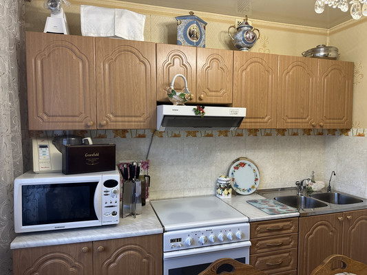 Продам трехкомнатную (3-комн.) квартиру, Баумана ул, 233, Иркутск г