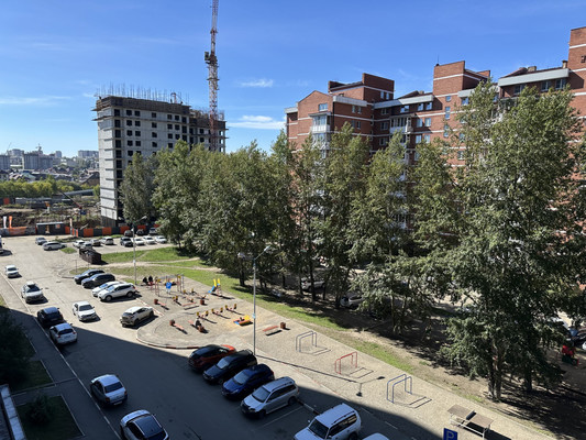 Продам однокомнатную (1-комн.) квартиру, Баррикад ул, 62к10, Иркутск г