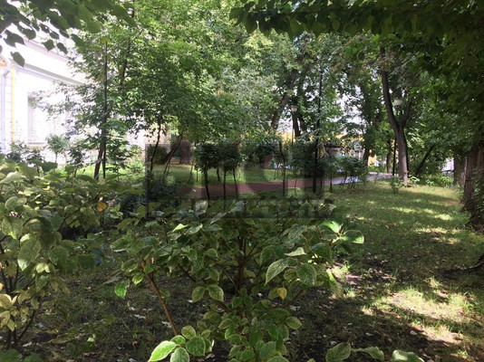 Продам многокомнатную квартиру, Петровка ул, 26с2, Москва г