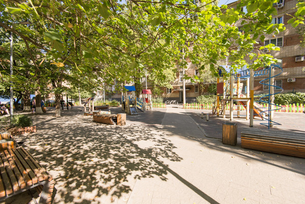 Продам трехкомнатную (3-комн.) квартиру, Михаила Нагибина пр-кт, 37Б, Ростов-на-Дону г