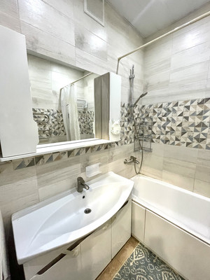 Продам однокомнатную (1-комн.) квартиру, Михневская ул, 8, Москва г