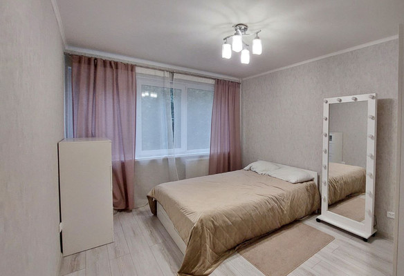 Продам трехкомнатную (3-комн.) квартиру, Софьи Ковалевской ул, 16а, Санкт-Петербург г