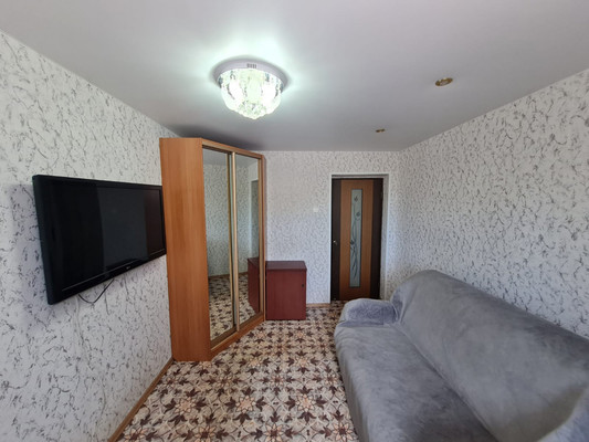 Продам трехкомнатную (3-комн.) квартиру, Первостроителей пр-кт, 41, Комсомольск-на-Амуре г