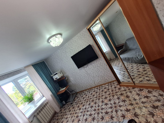 Продам трехкомнатную (3-комн.) квартиру, Первостроителей пр-кт, 41, Комсомольск-на-Амуре г