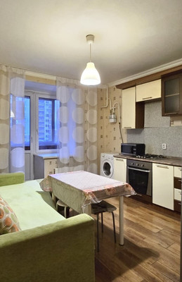Продам однокомнатную (1-комн.) квартиру, Сибгата Хакима ул, 33, Казань г