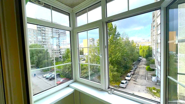 Продам двухкомнатную (2-комн.) квартиру, Генерала Толстикова ул, 41, Калининград г