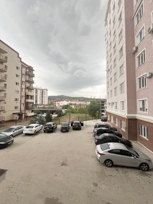 Продам трехкомнатную (3-комн.) квартиру, Атажукина ул, 12акЕ, Нальчик г