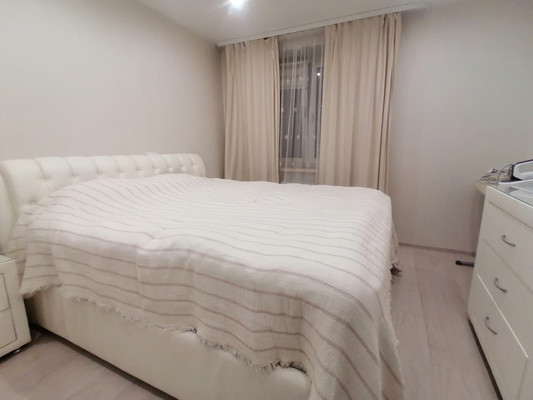 Продам трехкомнатную (3-комн.) квартиру, Революционная ул, 24к4, Иваново г