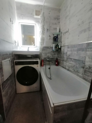Продам трехкомнатную (3-комн.) квартиру, Революционная ул, 24к4, Иваново г