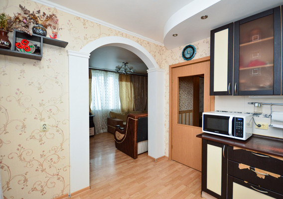 Продам трехкомнатную (3-комн.) квартиру, Гусарская ул, 4к10, Пушкин г
