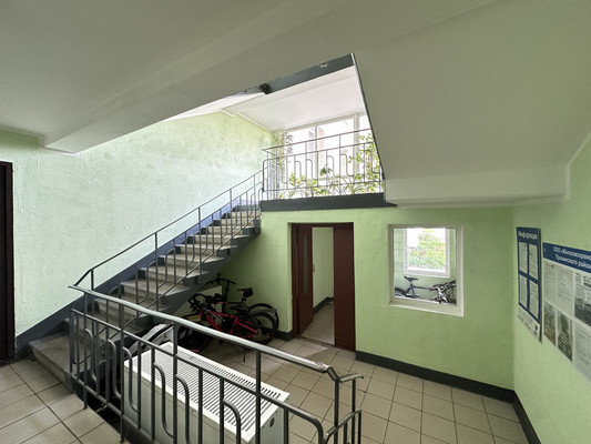 Продам трехкомнатную (3-комн.) квартиру, Гусарская ул, 4к10, Пушкин г