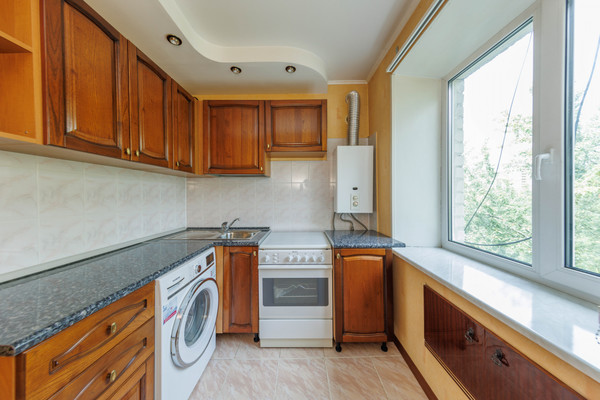 Продам трехкомнатную (3-комн.) квартиру, Челюскинцев ул, 4, Брянск г