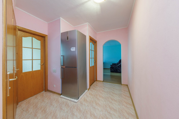 Продам трехкомнатную (3-комн.) квартиру, Челюскинцев ул, 4, Брянск г