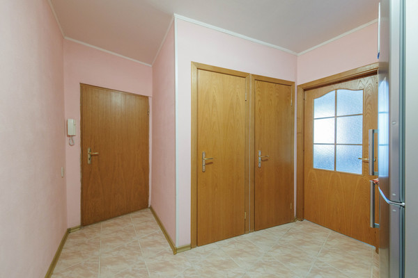 Продам трехкомнатную (3-комн.) квартиру, Челюскинцев ул, 4, Брянск г