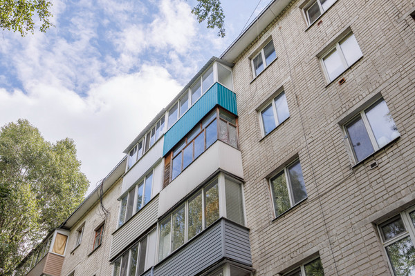 Продам трехкомнатную (3-комн.) квартиру, Челюскинцев ул, 4, Брянск г