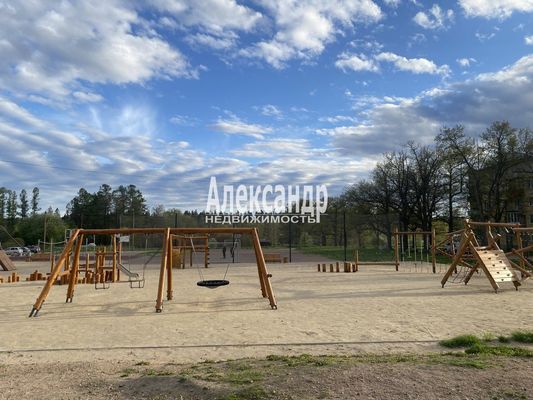 Продам трехкомнатную (3-комн.) квартиру, Им А.К.Харитонова ул, 88, Выборг г