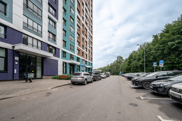 Продам трехкомнатную (3-комн.) квартиру, Старокрымская ул, 15к2, Москва г