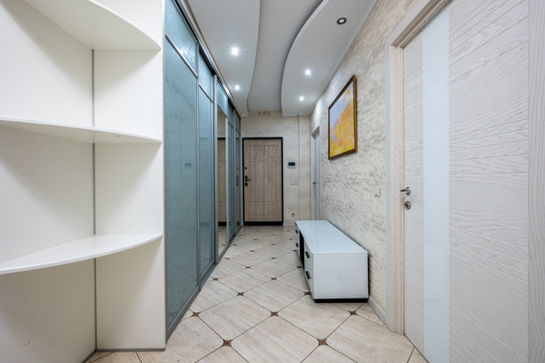 Продам трехкомнатную (3-комн.) квартиру, Старокрымская ул, 15к2, Москва г