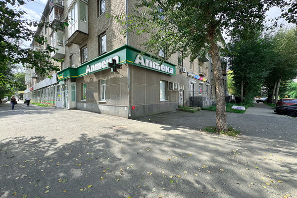Продам торговое помещение 75,5 м2, Луначарского ул, 48, Екатеринбург г