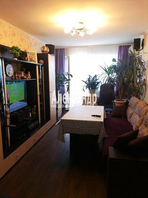 Продам двухкомнатную (2-комн.) квартиру, Первомайская ул, 3, Сосново п