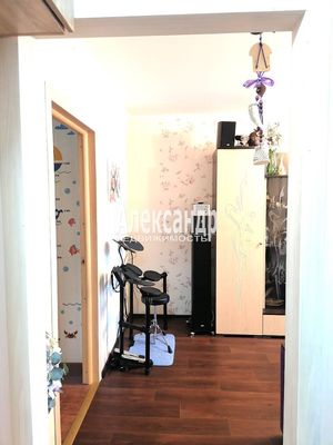 Продам двухкомнатную (2-комн.) квартиру, Первомайская ул, 3, Сосново п