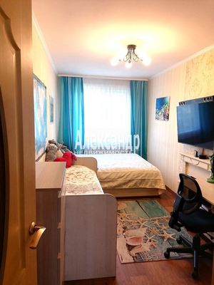 Продам двухкомнатную (2-комн.) квартиру, Первомайская ул, 3, Сосново п