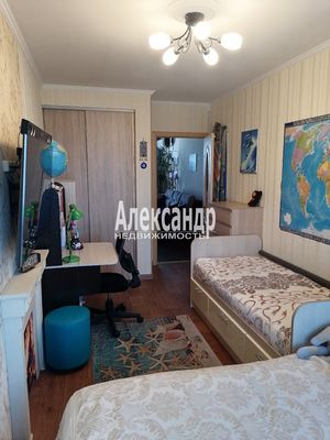 Продам двухкомнатную (2-комн.) квартиру, Первомайская ул, 3, Сосново п