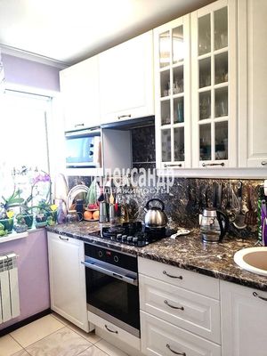Продам двухкомнатную (2-комн.) квартиру, Первомайская ул, 3, Сосново п