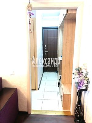 Продам двухкомнатную (2-комн.) квартиру, Первомайская ул, 3, Сосново п