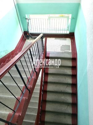 Продам двухкомнатную (2-комн.) квартиру, Первомайская ул, 3, Сосново п