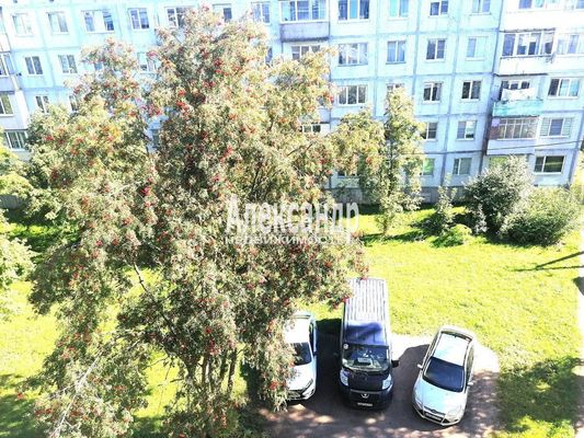 Продам двухкомнатную (2-комн.) квартиру, Первомайская ул, 3, Сосново п