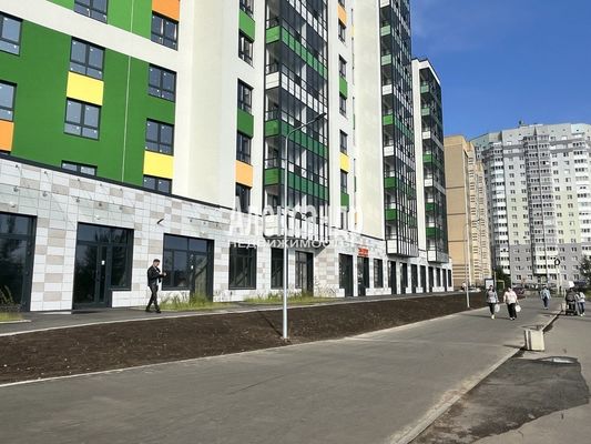 Сдам торговое помещение 33 м2, Петровский б-р, 28, Бугры п