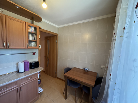 Продам трехкомнатную (3-комн.) квартиру, Залесская ул, 80, Симферополь г