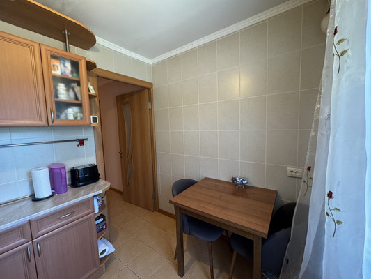 Продам трехкомнатную (3-комн.) квартиру, Залесская ул, 80, Симферополь г