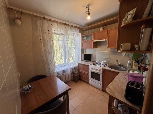 Продам трехкомнатную (3-комн.) квартиру, Залесская ул, 80, Симферополь г