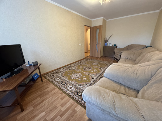 Продам трехкомнатную (3-комн.) квартиру, Залесская ул, 80, Симферополь г