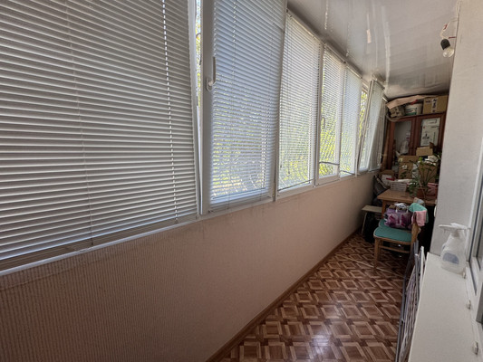 Продам трехкомнатную (3-комн.) квартиру, Залесская ул, 80, Симферополь г