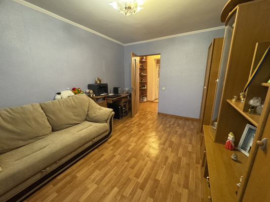 Продам трехкомнатную (3-комн.) квартиру, Залесская ул, 80, Симферополь г