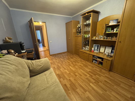 Продам трехкомнатную (3-комн.) квартиру, Залесская ул, 80, Симферополь г