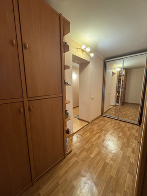 Продам трехкомнатную (3-комн.) квартиру, Залесская ул, 80, Симферополь г