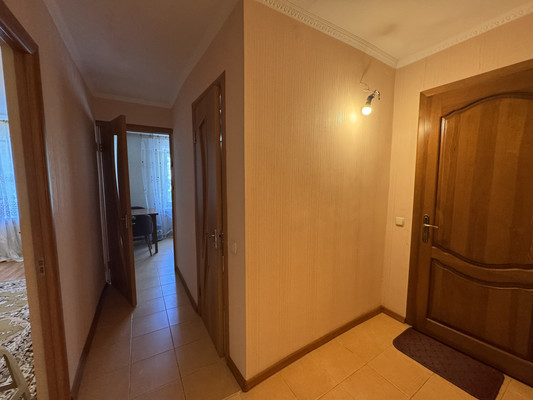 Продам трехкомнатную (3-комн.) квартиру, Залесская ул, 80, Симферополь г