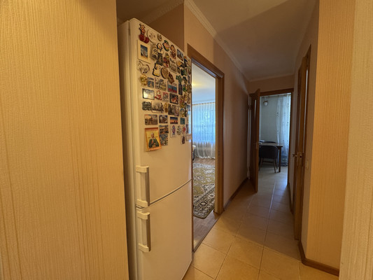 Продам трехкомнатную (3-комн.) квартиру, Залесская ул, 80, Симферополь г