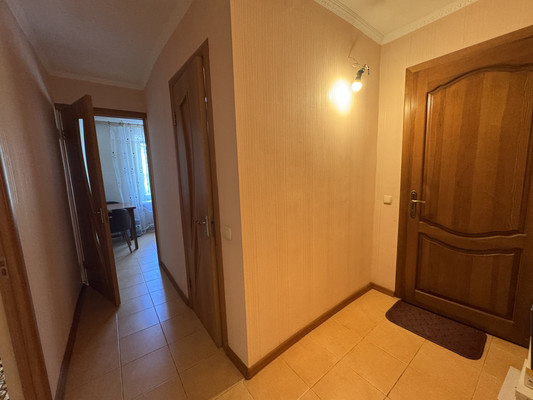 Продам трехкомнатную (3-комн.) квартиру, Залесская ул, 80, Симферополь г