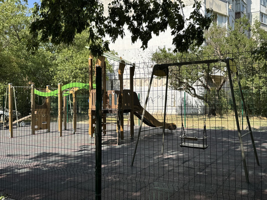 Продам трехкомнатную (3-комн.) квартиру, Залесская ул, 80, Симферополь г