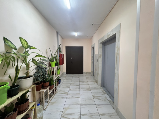 Продам трехкомнатную (3-комн.) квартиру, Дзержинского ул, 6, Кокошкино дп