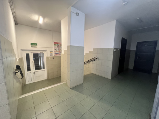 Продам трехкомнатную (3-комн.) квартиру, Дзержинского ул, 6, Кокошкино дп