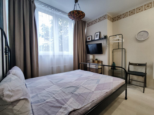 Продам трехкомнатную (3-комн.) квартиру, Конгрессная ул, 21, Краснодар г