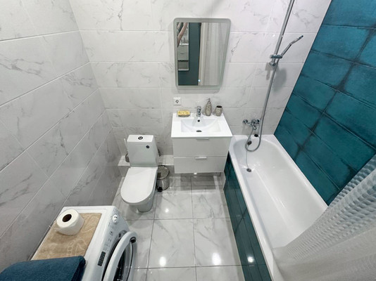 Продам трехкомнатную (3-комн.) квартиру, Конгрессная ул, 21, Краснодар г