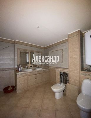 Продам трехкомнатную (3-комн.) квартиру, Комендантский пр-кт, 34к1, Санкт-Петербург г