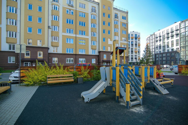 Продам однокомнатную (1-комн.) квартиру, Тихая ул, 192к2, Калининград г